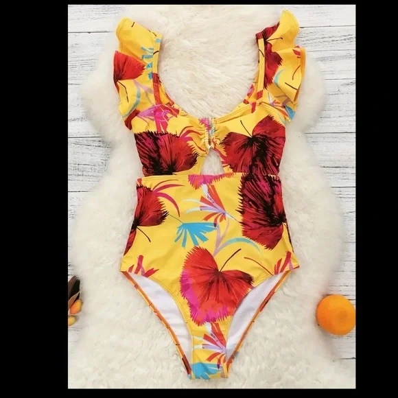 ‼️Final price leaves print one piece full coverage ruffle shouldersswimsuit